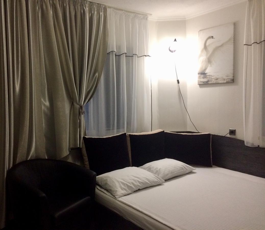 Hôtel Maiami à Nikopol Extérieur photo
