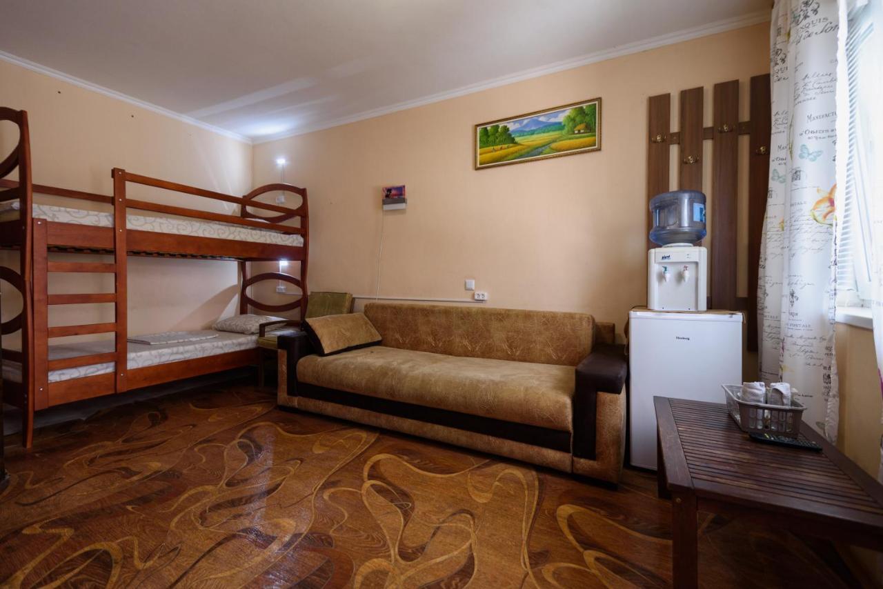 Hôtel Maiami à Nikopol Extérieur photo