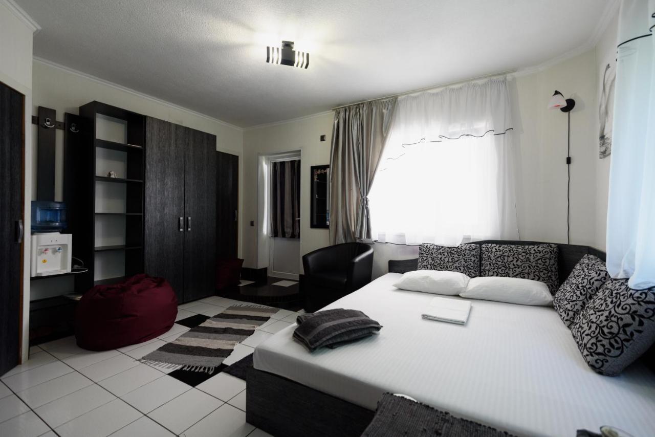 Hôtel Maiami à Nikopol Extérieur photo