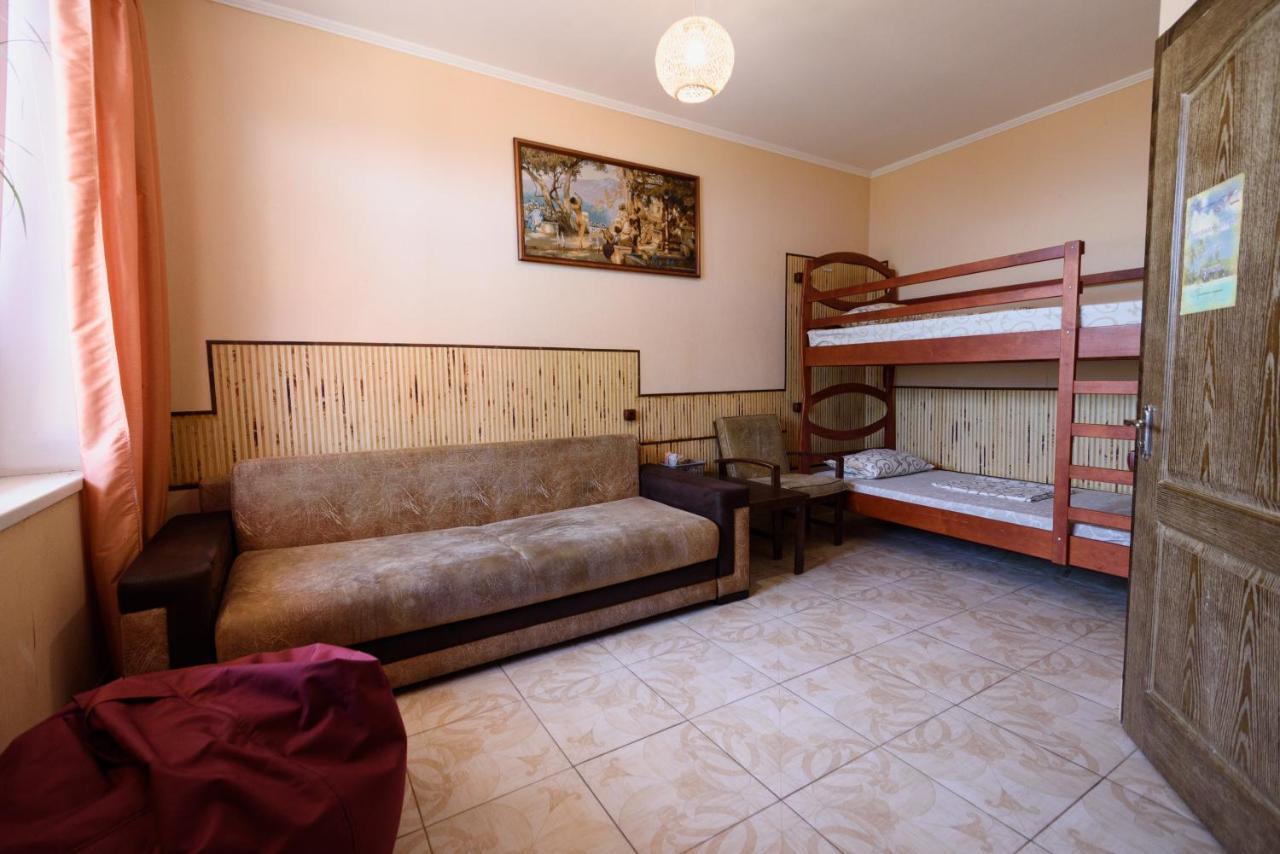Hôtel Maiami à Nikopol Extérieur photo